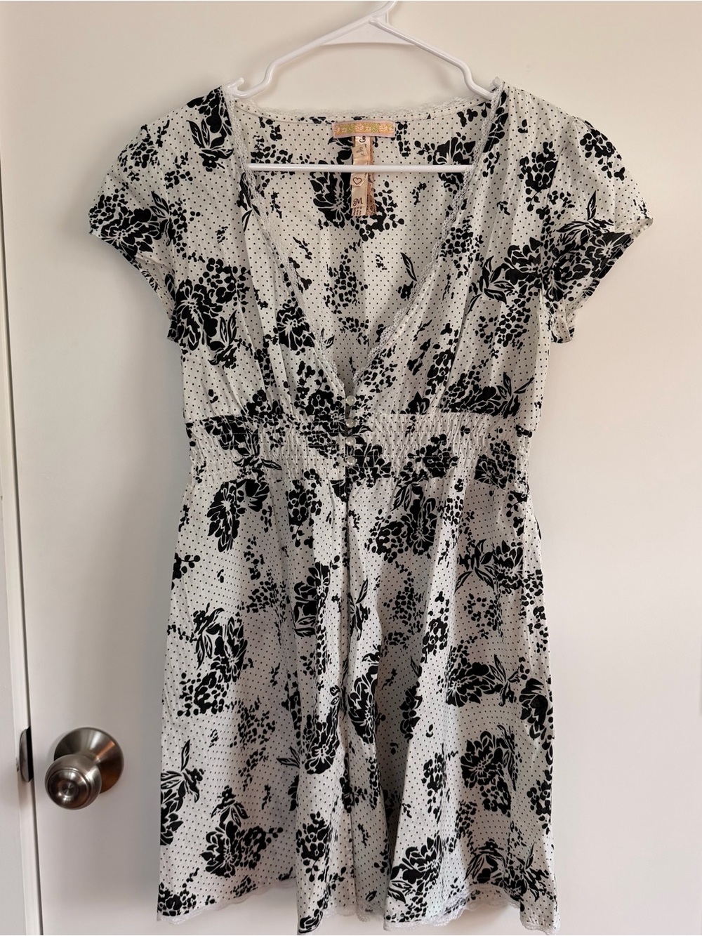 Black & White Floral V-Neck Tunic